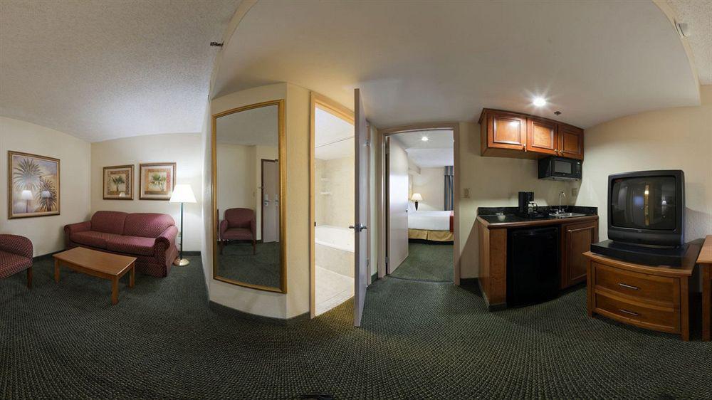 Holiday Inn Express Hotel & Suites Miami - Hialeah By Ihg מראה חיצוני תמונה