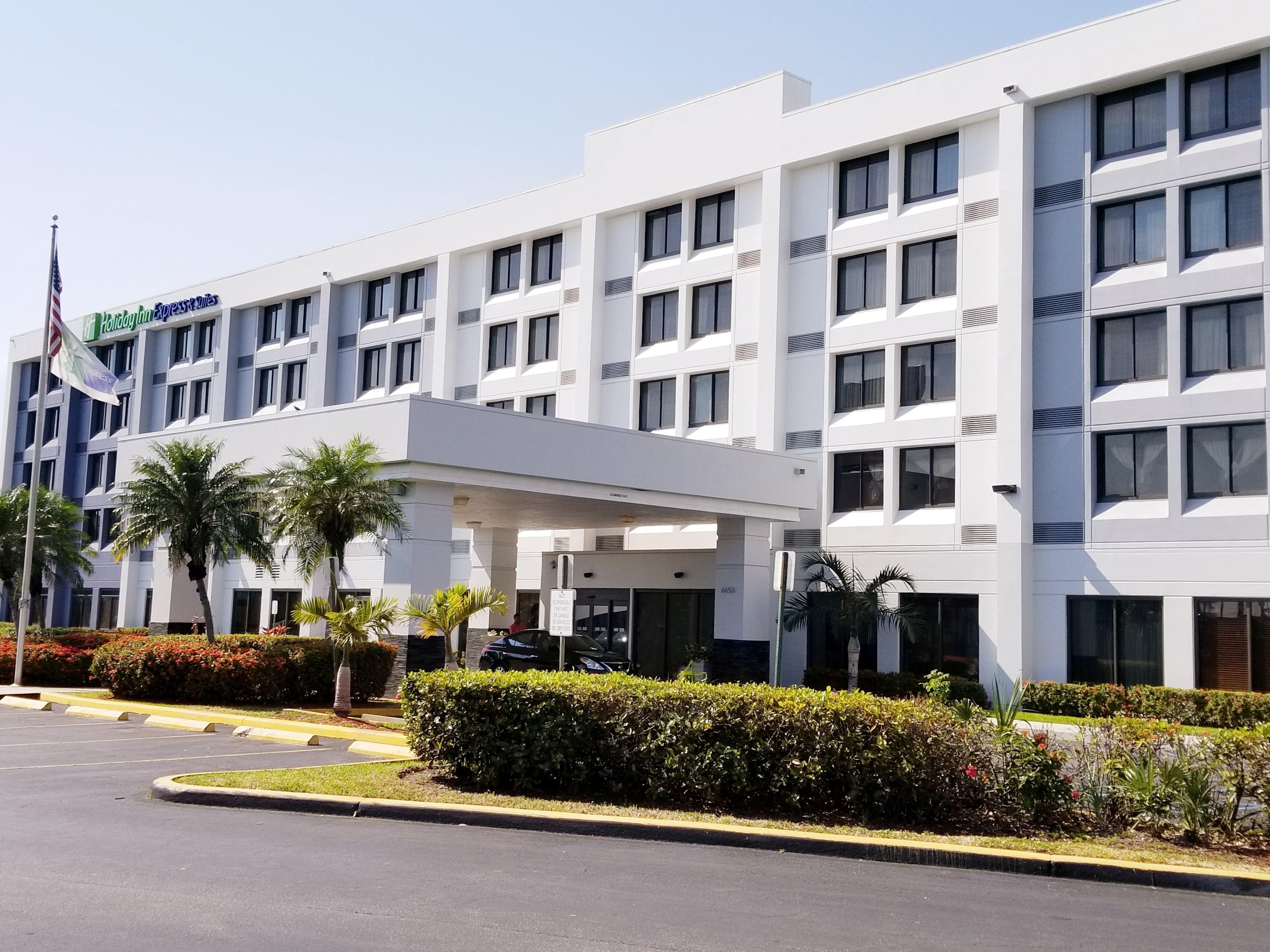 Holiday Inn Express Hotel & Suites Miami - Hialeah By Ihg מראה חיצוני תמונה