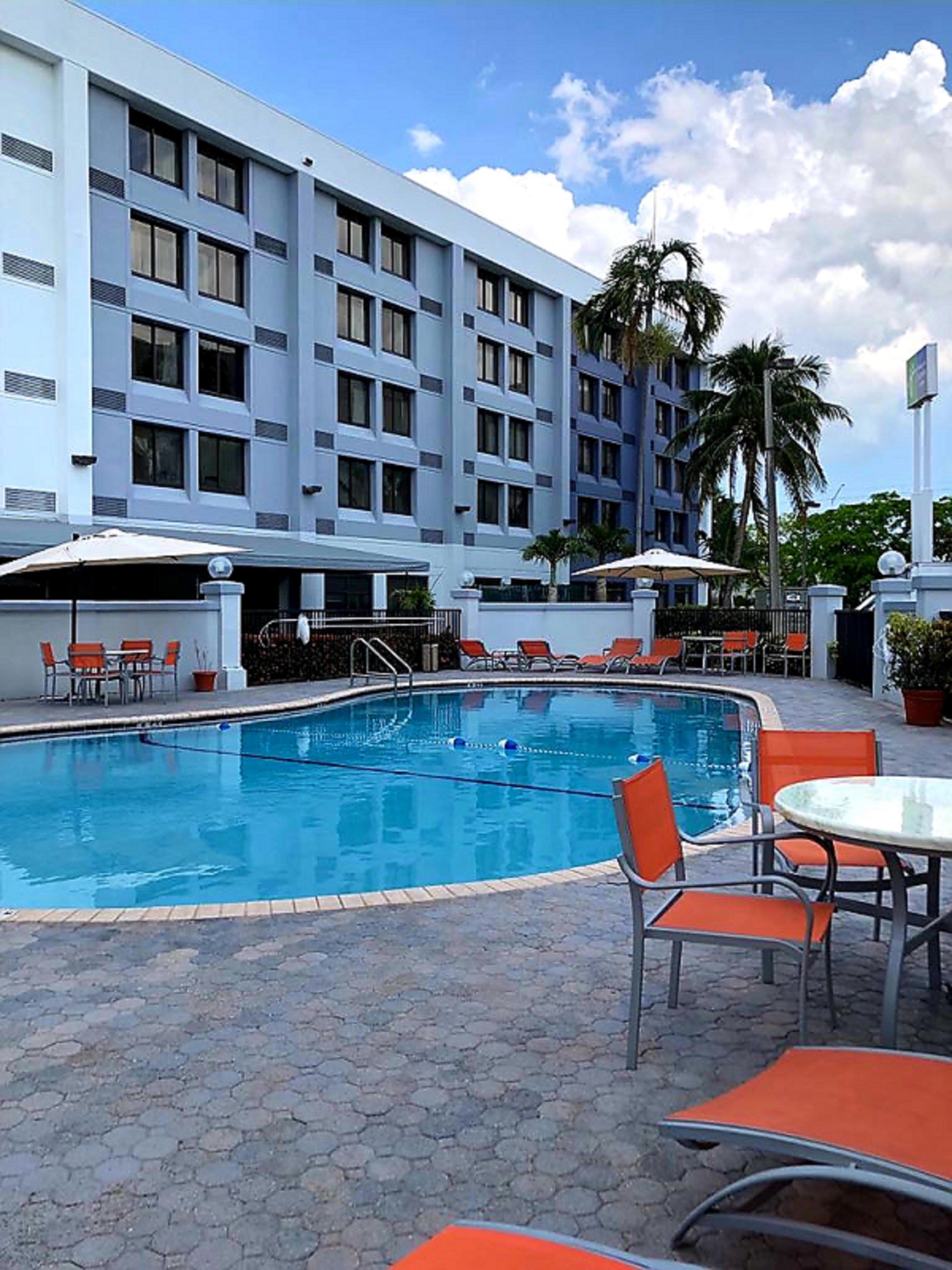 Holiday Inn Express Hotel & Suites Miami - Hialeah By Ihg מראה חיצוני תמונה