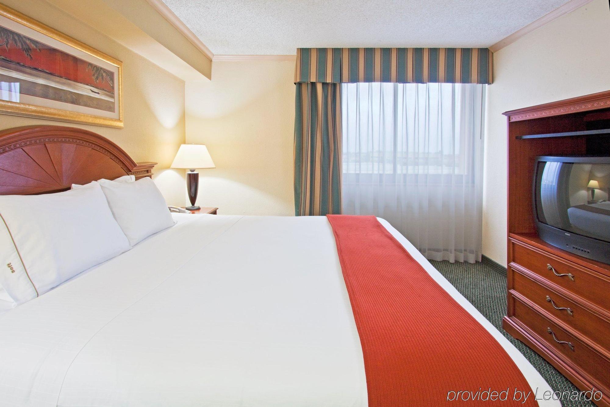 Holiday Inn Express Hotel & Suites Miami - Hialeah By Ihg מראה חיצוני תמונה