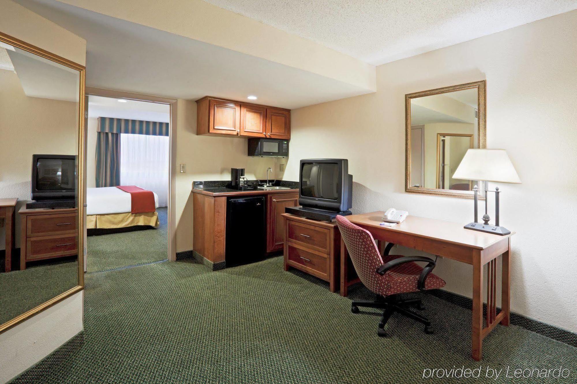 Holiday Inn Express Hotel & Suites Miami - Hialeah By Ihg מראה חיצוני תמונה