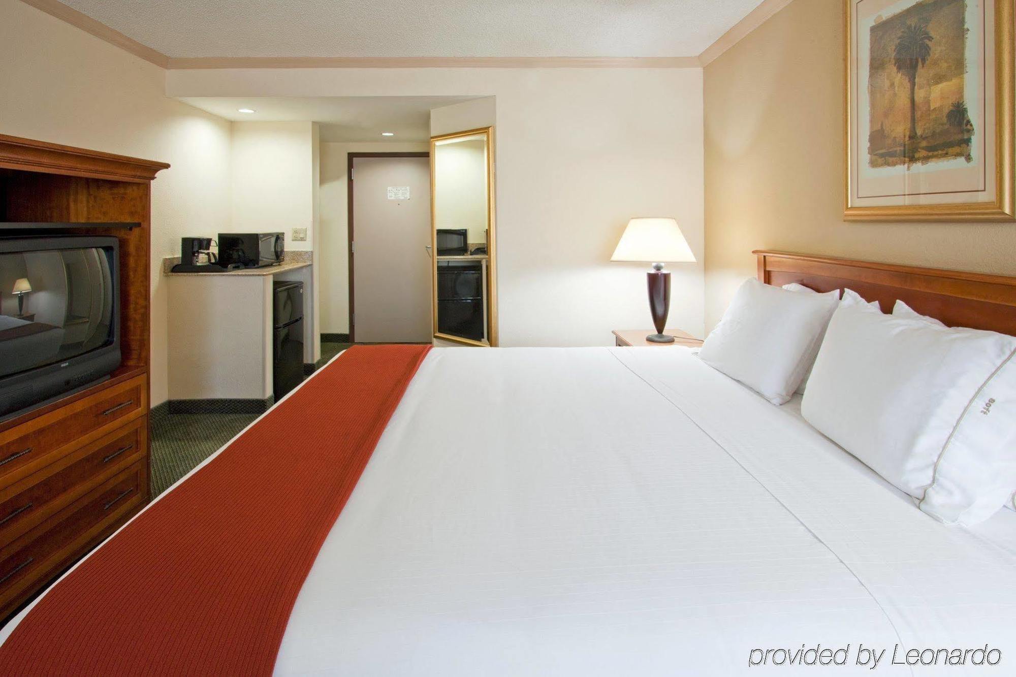 Holiday Inn Express Hotel & Suites Miami - Hialeah By Ihg מראה חיצוני תמונה